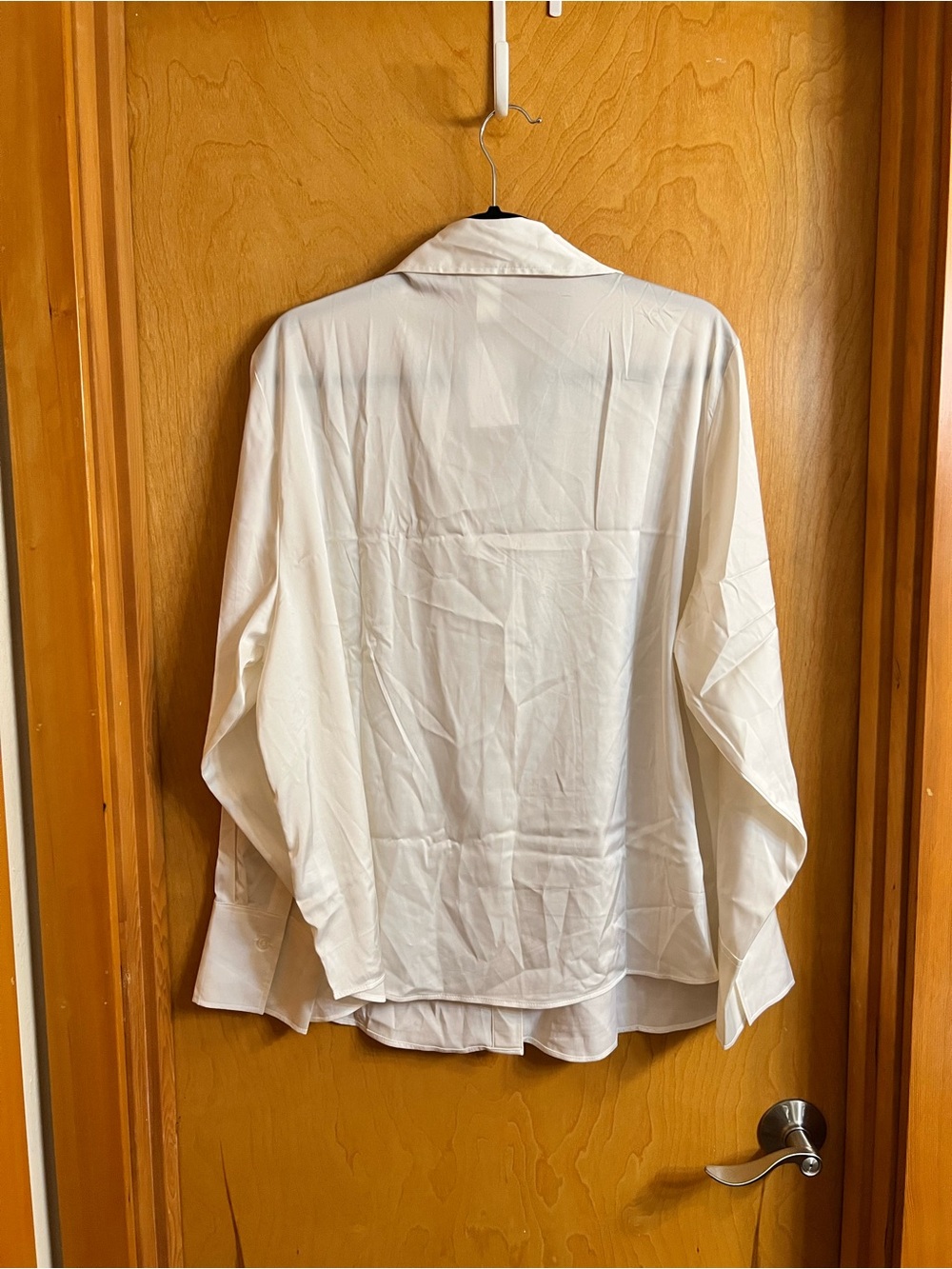 2qty - H&M Women’s Satin Button-Up Shirts in Mustard/Gold, and Cream - Picture 9 of 9